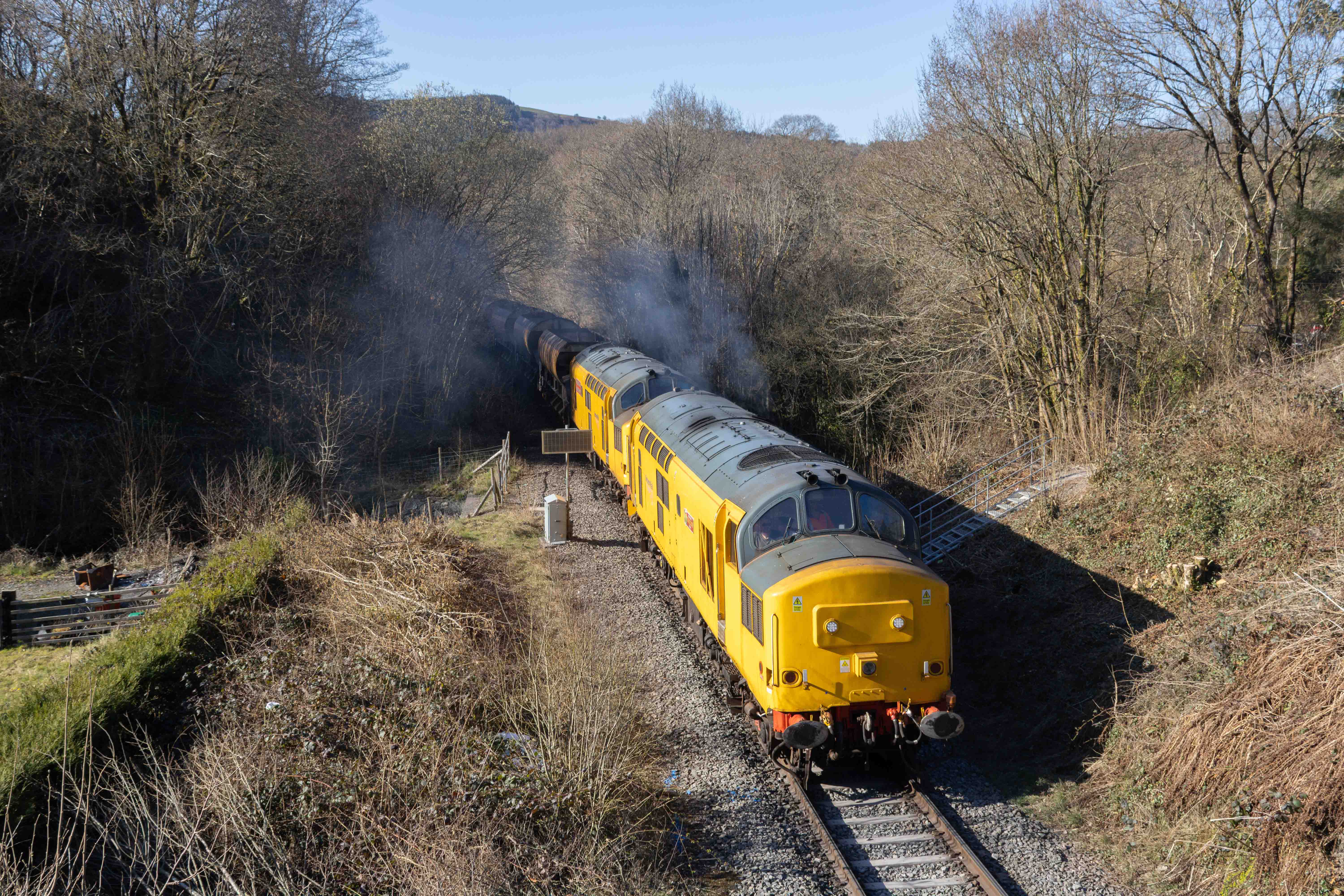97304